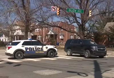 (VIDEO) Napadač otvorio vatru ispred sinagoge: Više policajaca ranjeno, osumnjičeni upucan? Haos na ulici, opkoljeno mesto zločina