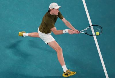 SINER KAO BRZI VOZ: Italijan samleo rivala na startu Indijan Velsa