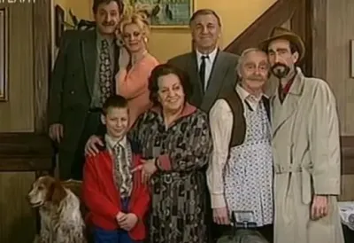 Nakon više od dve decenije otkrivena tajna serije "Srećni ljudi" - glumica progovorila o aferama među kolegama koje su godinama tresle scenu