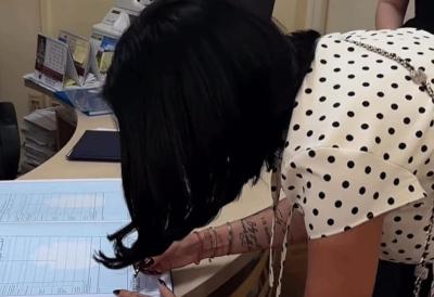 Udala se Tijana Ajfon - svi gledaju u haljinu koju je obukla za izgovaranje bračnog "da" u opštini