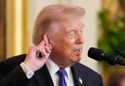 Trampov kec iz rukava! Delovalo da je gotov slučaj, ali SVE SE OKRENULO - pridružuje se i ON