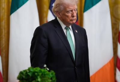 (FOTO) Tramp meta podsmeha: Osvanula još jedna naslovnica koja će razbesneti lidera SAD: Operacija u Iranu nazvana "Slepi bes"