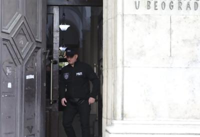"Dobar dan rektore, mi smo iz UKP, imamo nalog da izvršimo pretres" Ovako je izgledao ulazak policije u prostorije Rektorata (VIDEO)