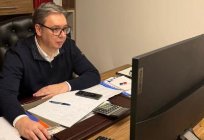 VUČIĆ NAKON POBEDE SNS: "Srećan sam što ljudi slave, ja sada ostajem u kancelariji da analiziram rezultate" (FOTO)