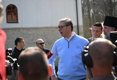 Vučić: Svi se spremaju za rat
