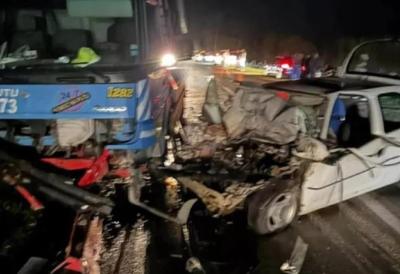 Fotografije uništenog automobila otkrivaju težinu nesreće: Deca u bolnici ostala bez oba roditelja