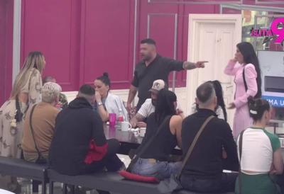 Bukti Bela kuća: Asmin isponižavao Staniju i Aneli, a onda stigao žestok odgovor Dobrojevićeve: "Hteo si da se venčamo..."