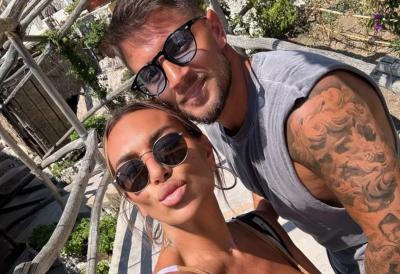 Popularni srpski pevač oženio koleginicu stariju 5 godina, a sad čekaju bebu: Ona pozirala sa trudničkim stomakom do zuba