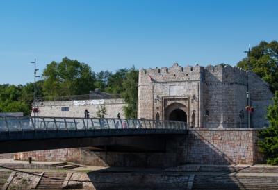Herojski čin u Nišu! Izvukli ženu iz hladne Nišave: "Nismo razmišljali, bili smo spremni da skočimo" (VIDEO)