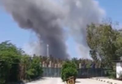 Ima mrtvih i ranjenih: Ovako je izgledao trenutak tik nakon NAPADA NA ŽELEZNIČKI MOST u Iranu - kulja dim, scene sa lica mesta su jezive (VIDEO)