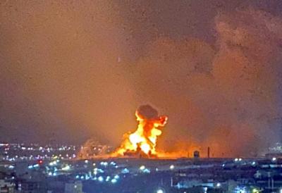 Gađan najveći petrohemijski kompleks: Plamen kulja u nebo, prizor sa lica mesta je zastrašujuć (FOTO)