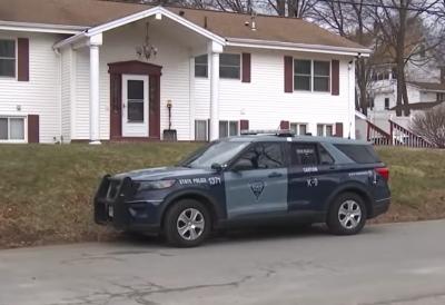 UNUK UBIO BABU SKEJTOM! Staricu tukao do smrti u glavu, nasrnuo i na sestru i na oca, pa POBEGAO! Užas u Masačusetsu