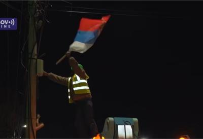 (VIDEO) Tzv. kosovska policija uklanja srpske zastave pred Uskrs - Srpska lista traži hitnu reakciju sveta "Ovo je udar na identitet naroda"