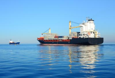 Drama u Tihom okeanu: Prevrnuo se američki teretni brod, traga se za preživelima