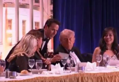 Ovo je momenat kada naoružani napadač kreće na Trampa: Pokušao da probije bezbednosne snage, agenti otvorili vatru (VIDEO)