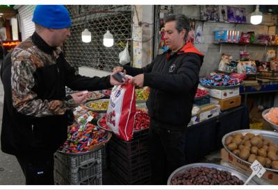 Ekonomska situacija u Iranu sve lošija: Više od milion ljudi ostalo bez posla, cene hrane rastu iz dana u dan