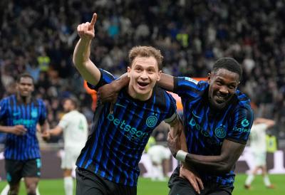 INTER HITA KA SKUDETU: "Neroazuri" PETARDOM potukli Romu!