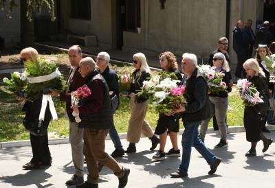Sahranjena supruga Čede Markovića: Legendarni pevač se oprostio od najveće ljubavi, poznati ispratili Ljiljanu na večni počinak
