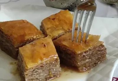 SLAGANA BAKLAVA lepša od torte - Kraljica posne trpeze za Veliki petak, sočna, mekana i puna oraha