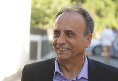 Beki Bekić postao deda po treći put a unuku dali moćno ime od samo tri slova: "Od Boga je dar"