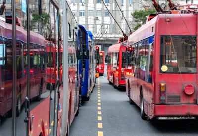 Kolone, gužve i velike izmene u Bulevaru despota Stefana: Vozači će biti preusmereni, a i linije menjaju trase u narednih godinu dana - Proverite kuda idete pre polaska