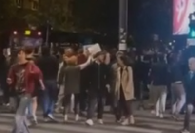 Sramna scena u Zemunu: Dvadesetak blokadera maltretira narod i prave haos (VIDEO)