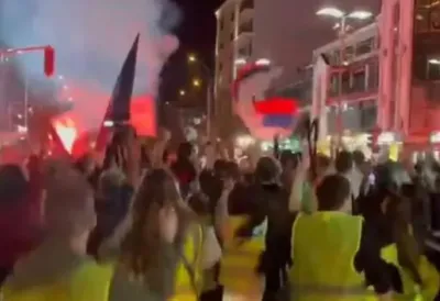 BLOKADERI POSTALI SIMBOL NASILJA I MRŽNJE Maltretiraju svakoga ko se ne slaže sa njima! Kada bi došli na vlast oni bi stvarno jahali ljude (FOTO)