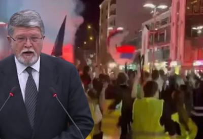 PICULA KAŽNJAVA GRAĐANE SRBIJE ZATO ŠTO PODRŽAVAJU VUČIĆA! Za Uskrs nam želi da ostanemo bez EU fondova - Kod takvog čoveka blokaderi TRČE NA DIJALOG