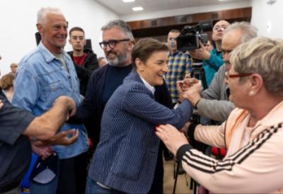 (FOTO) Brnabić u Glogonjskom ritu sa građanima, razgovor o prioritetima i problemima: „To je naš cilj i suština – briga o narodu jer je Srbija naša porodica!“