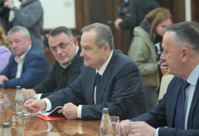 Dačić prvi put posle izlaska iz bolnice na radnom zadatku: Predsednik SPS se obratio posle konsultacija sa Vučićem - 