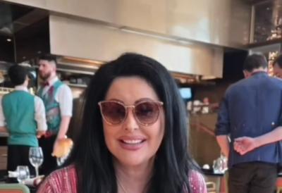 Dragana Mirković pokazala delić suvog luksuza iz Majamija: Pevačica nasmejana, bosa i sa naočarama za sunce od skoro 300€