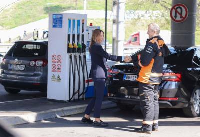 "Ne pravite zalihe, ne punite kantice i kanistere" Đedović Handanović o NIS-u: Kompleksni pregovori, tražimo najbolju opciju