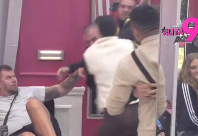 Viktor Gagić napustio Belu kuću - obezbeđenje ga hitno evakuisalo