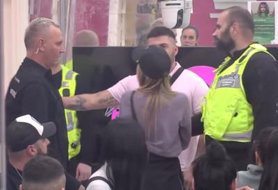 Obezbeđenje hitno uletelo u Belu kuću, napravili živi zid oko Aneli i Asmina - poludeo nakon tvrdnji da je dobio ozbiljnu infekciju od Maje