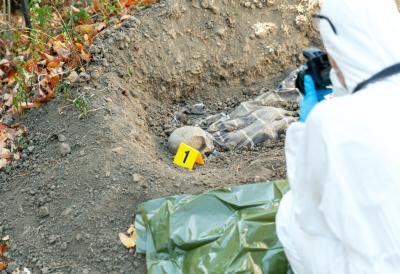 Kostur bebe pronađen ispod kuće: Građevinski radnik otkrio horor, oko vrata dečaka obmotana uzica a telo zamotano u novine - istražitelji došli do zaključka koji još više produbljuje misteriju
