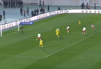 GOLČINA VREDNA PUŠKAŠ NAGRADE: Anonimni Marokanac oduševio svet (VIDEO)