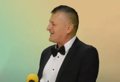 Oglasio se pevač nakon hitne hirurške intervencije: "Posle teške i duge operacije..." Otkrio šta se dešava sa njegovim zdravljem