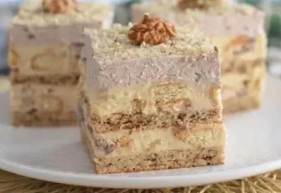 Grčke kocke su poslastičarska fantazija, domaćice ih spremaju za Uskrs - Pune oraha, čokolade i keksa kao stvorene za prave sladokusce