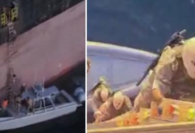 Objavljen dramatičan snimak zaplene u Ormuskom moreuzu: Iranci maskirani i naoružani upali na dva broda (VIDEO)