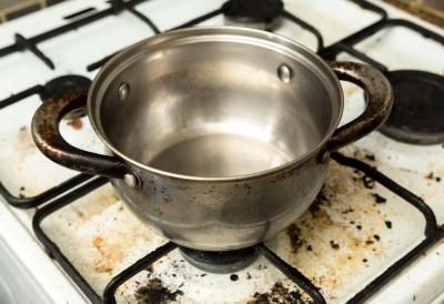 Spremao ručak pa zapalio stan: Hitne službe sjurile do zgrade u Novom Sadu, komšije iznele informacije