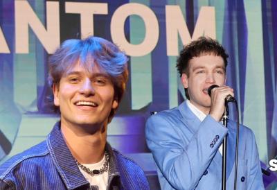 Svi komentarišu njihovu sličnost: Oboje su mladi pevači, samo je jedan iz Hrvatske, a drugi iz Srbije - "On nije autor, ovo je sramota"