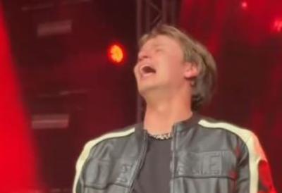 Porede ga sa najvećima, a on se slomio na sceni: Jakov Jozinović zaplakao pred publikom (VIDEO)