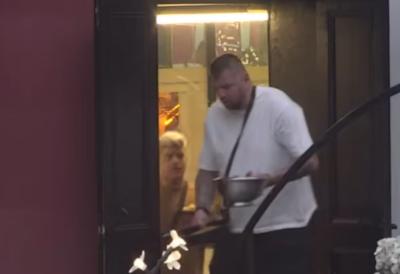 Janjušu pukao film: Počeo da pravi haos - Ponašanje cimera ga izbacilo iz takta (VIDEO)