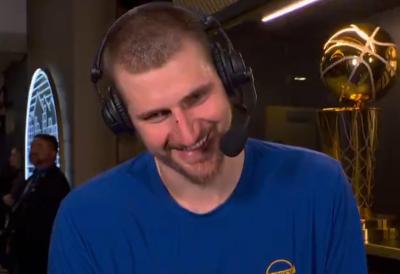 RESETOVAO GA PRED SVIMA: Nikola Jokić "UGASIO" NBA legendu - Amerika bruji o reakciji čudesnog Somborca (VIDEO)