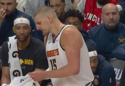 MORAO JE DA IZAĐE IZ IGRE: Jokić doživeo povredu! Plej-of jedva da je počeo, srpski centar već krvario za svoju ekipu (VIDEO)