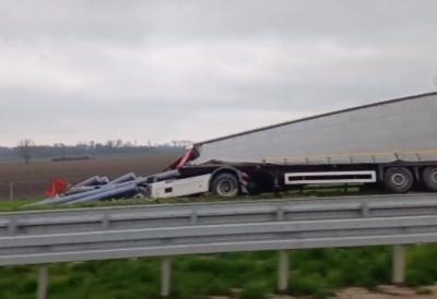 Karambol na brzom putu Šabac-Loznica: Teretno vozilo sletelo sa puta, saobraćaj usporen - vozačima upućen apel (VIDEO)