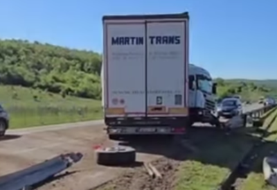 Kamion probio ogradu i prešao u suprotan smer: Kolona automobila se formirala kod Draževca