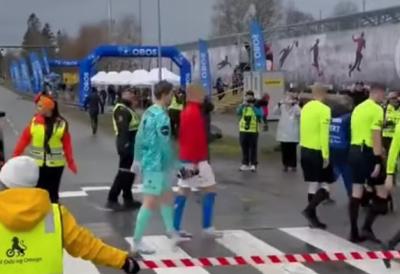 DA LI JE OVO REALNO? Pogledajte na koji način fudbaleri malo poznatog kluba stižu na utakmice (VIDEO)