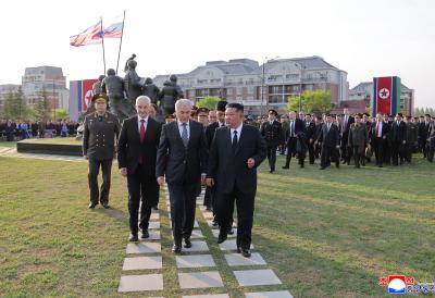 Kim Džong Un otkrio spomenik poginulim vojnicima u Ukrajini: 