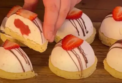 Kremasti USKRŠNJI DESERT SA JAGODAMA: Gotov za samo 15 minuta - savršena lagana poslastica za prazničnu trpezu koja osvaja na prvi zalogaj